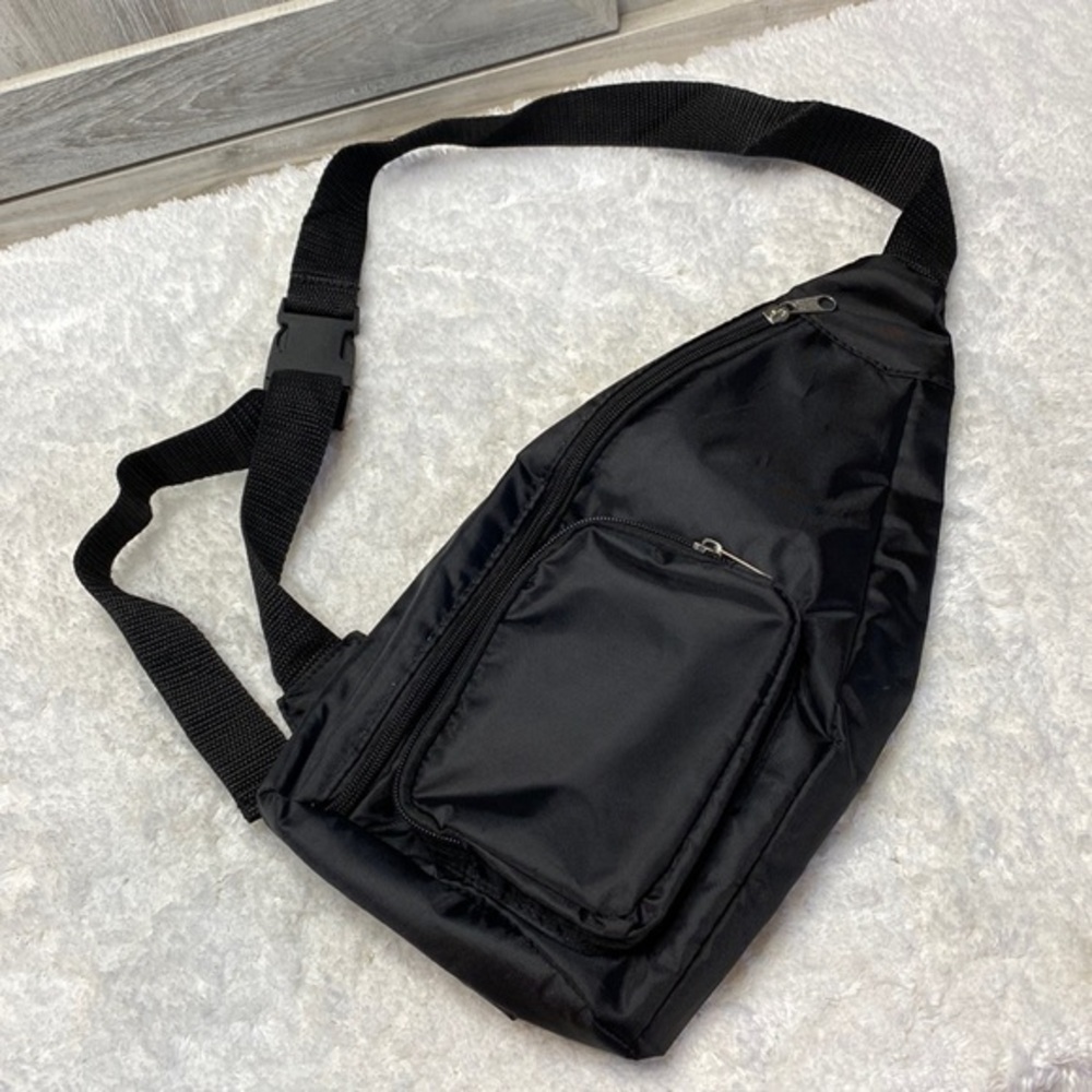 NWOT Black Slingback Shoulder Bag Backpack